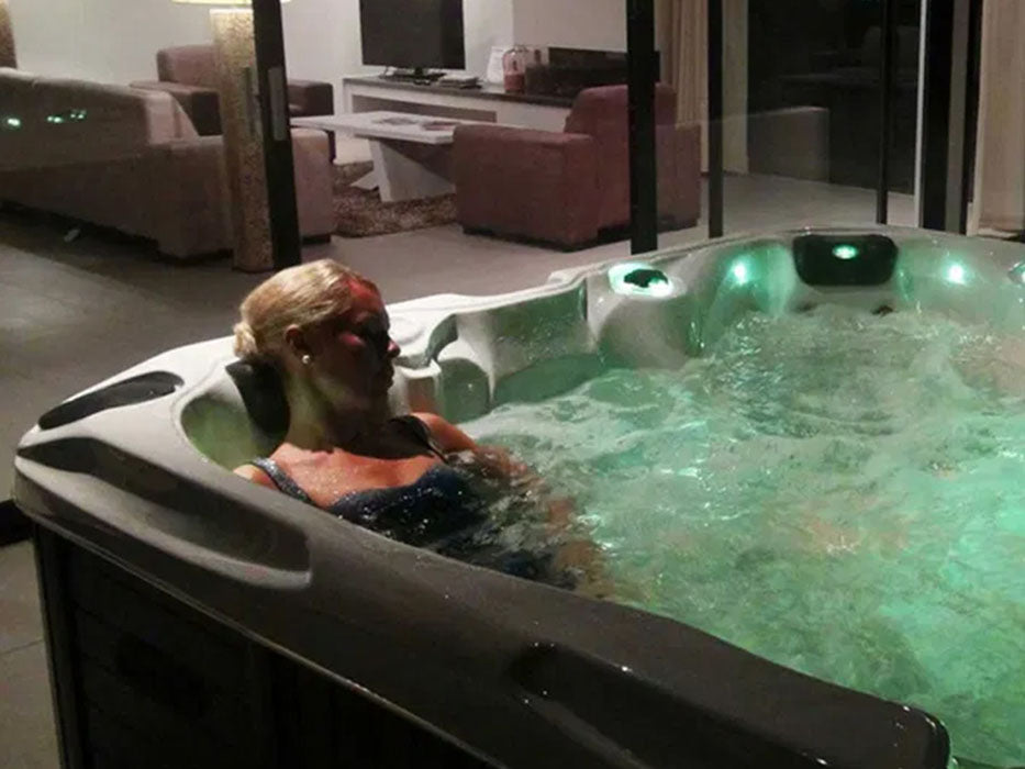 Spabad P1 XL - 6 Personer | 274x228x91cm