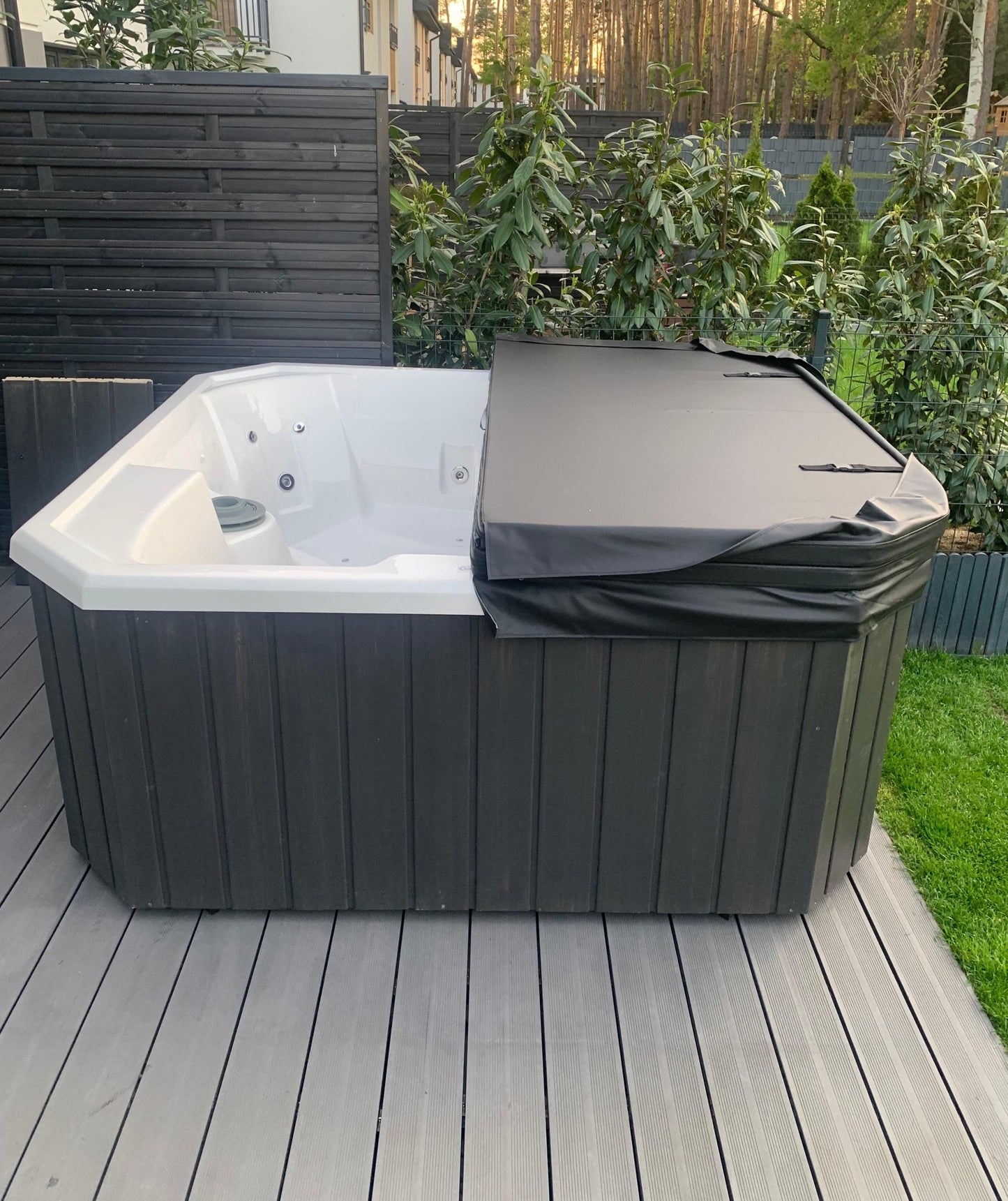 Spabad S1 - 5 Personer | 202x192x85cm
